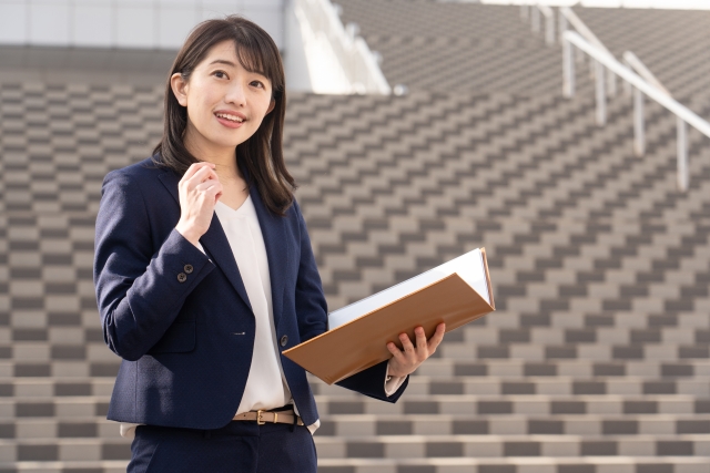 女性　営業